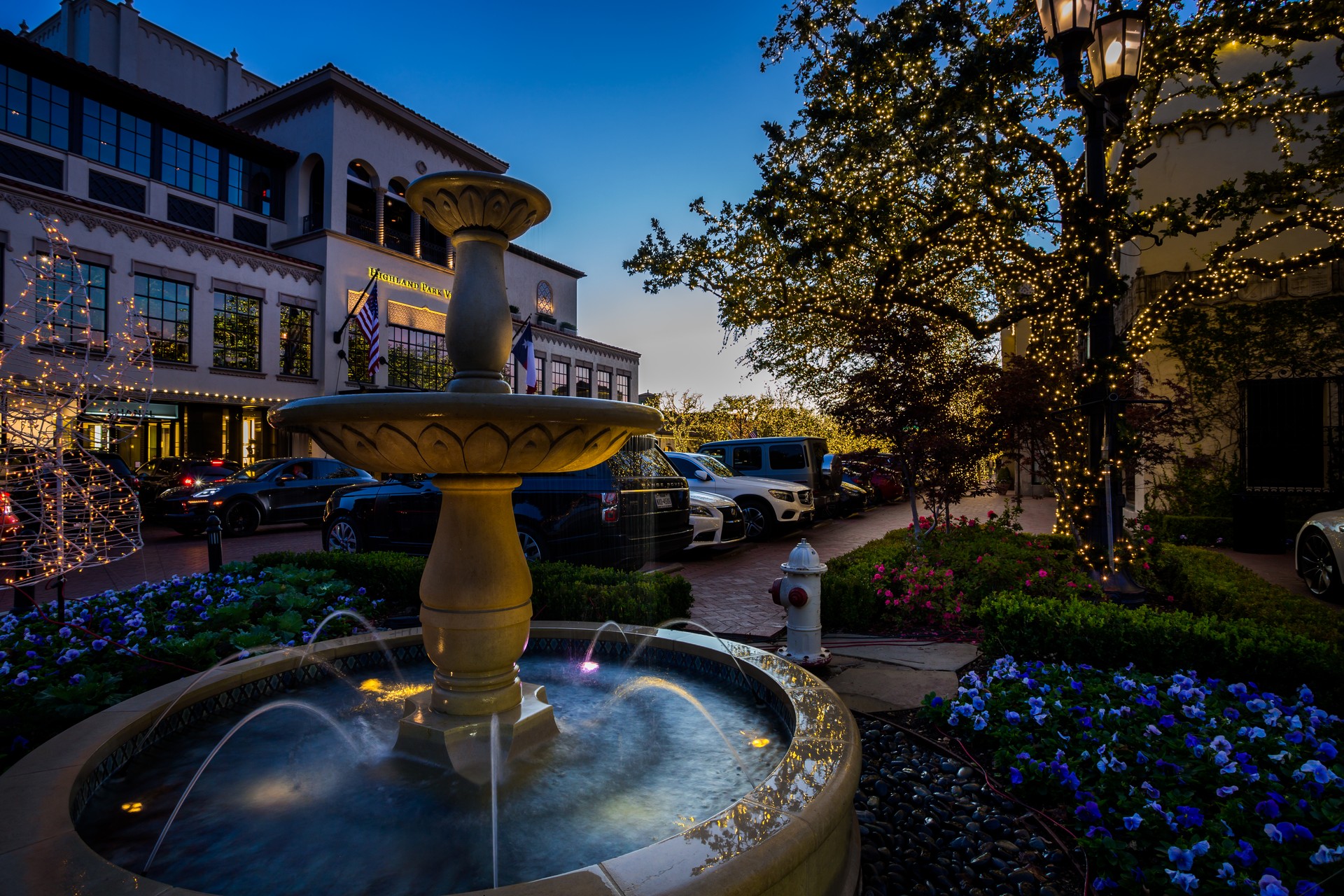 Highland Park Village in Texas in Christmas illumination